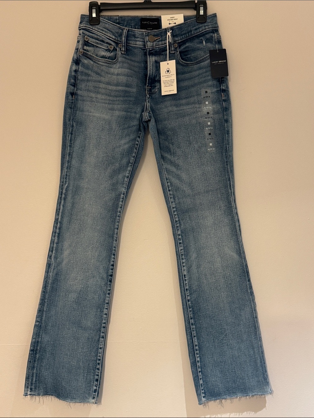 Lucky Brand Light Wash Flare/Boot Jeans